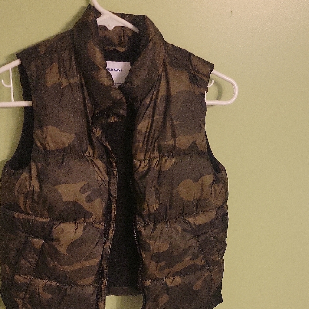 Old Navy Green Camouflage Vest